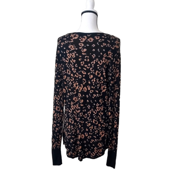 Charlie Paige Nadia Sweater Top Cheetah Print Large - Picture 5 of 10